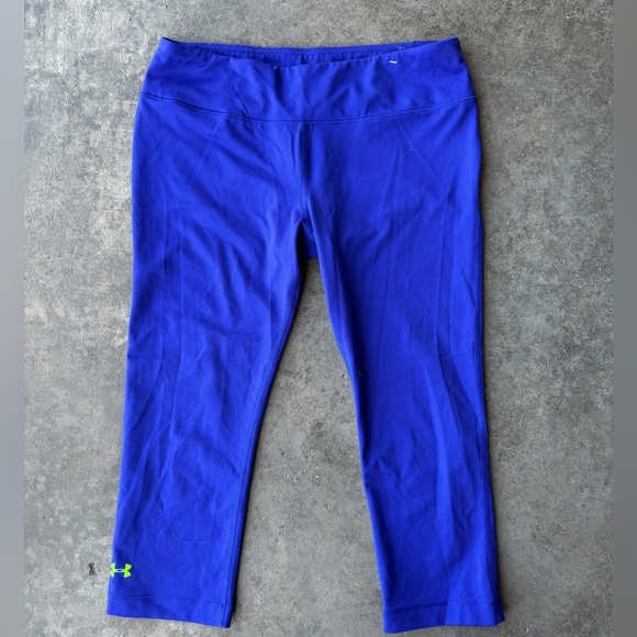 WOMENS UNDER ARMOUR CAPRIS SIZE SMALL - Picture 1 of 2